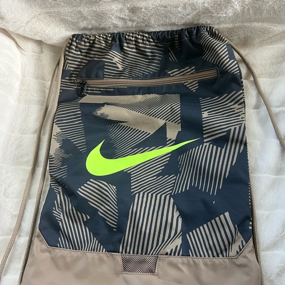Nike drawstring bag - Picture 1 of 3